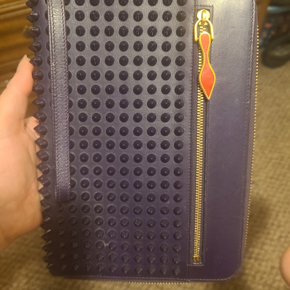 LOUBOUTION WRISTLET - Picture 8 of 11